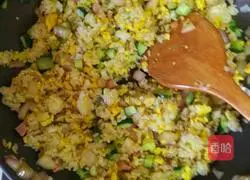 Illustration of how to make goose egg fried rice 6