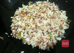 Illustration of how to make barbecued pork fried rice 9
