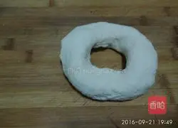 Illustration of how to make fresh meat and water chestnut dumplings 9