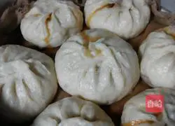 Illustration of how to make big buns 12