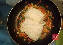 Egg Fried Rice Recipe Illustration 4