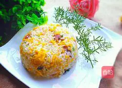 Illustration of how to make egg and ham fried rice 8