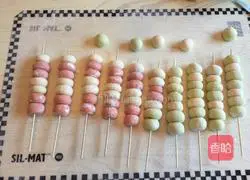 Illustration of how to make candied haws and steamed buns 10