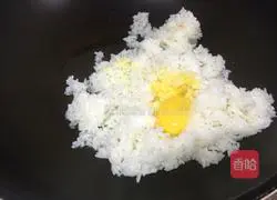 Illustration of how to make shrimp fried rice 7