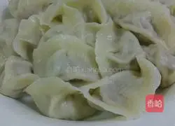 Illustration of how to make beef and pickled cabbage dumplings 14