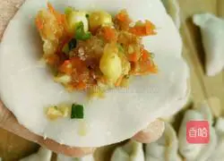 Illustration of how to make crystal dumplings 9