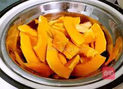 Illustration of how to make pumpkin dumplings 3