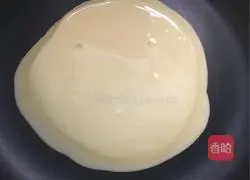 Illustration of how to make pancake hand rolls 9