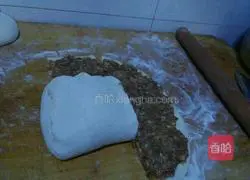 Illustration of how to make meatloaf 12