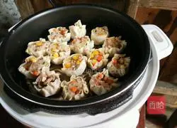 Illustration of how to make dumplings and shaomai 4