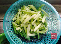 Celery and Pork Dumplings! Recipe Illustration 1