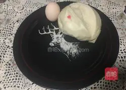 Illustration of how to make fried egg steamed bun slices 1