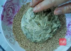 Illustration of how to make slag sesame cakes 11