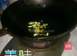 Illustration of how to make egg fried rice 7