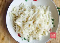 Easy Illustration of how to make noodles 6