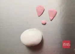 Illustration of how to make cartoon pig dumplings 8