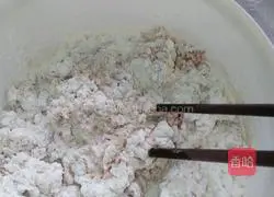 Illustration of how to make red bean dregs steamed buns 3