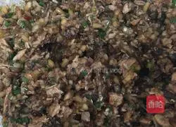  Illustration of how to make steamed buns with meat and beans 3