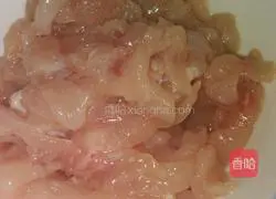 Illustration of how to make shredded chicken noodles 2