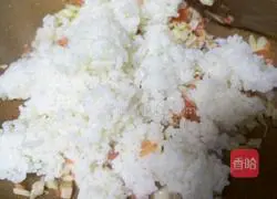 Illustration of how to make egg fried rice 8