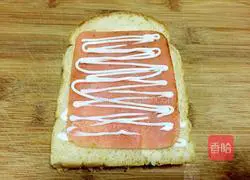 Illustration of how to make ham and omelette sandwiches 6