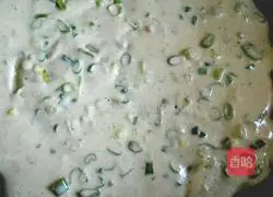 Illustration of how to make scallion, ham and egg pancakes 7