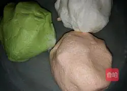 Illustration of how to make colorful glutinous rice balls 3