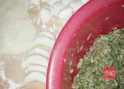 Illustration of how to make acacia flower dumplings 7