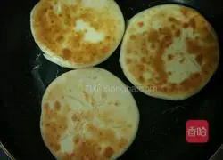 Illustration of how to make dough sugar cakes 7