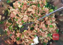 Illustration of how to make crispy wontons 5