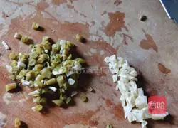 Illustration of how to make egg fried rice 9