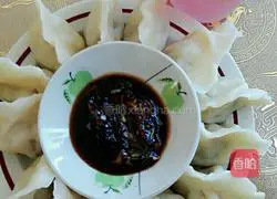 Illustration of how to make pickled cabbage and pork dumplings 10