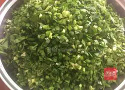 Illustration of making five-color leek dumplings 3