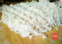 Illustration of how to make lotus root meat dumpling stuffing 12