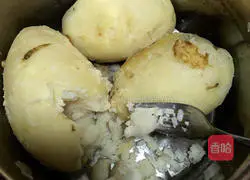 Illustration of how to make shrimp cakes 2