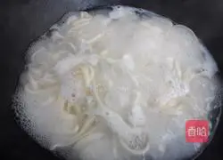 Illustration of how to make fried noodles with eggs and cabbage 6