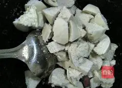 Illustration of how to make fried steamed buns with tomatoes and eggs 6