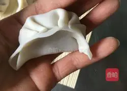 Illustration of how to wrap crescent moon dumplings 7