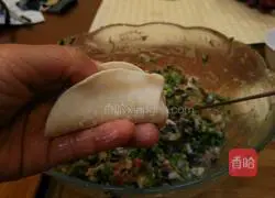 Illustration of how to wrap Liuye dumplings 14