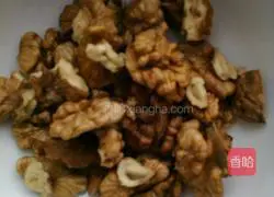 Illustration of how to make black sesame glutinous rice balls stuffing 3