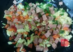 Illustration of how to make egg fried rice 4