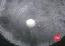 Illustration of how to roll glutinous rice balls 4