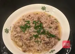 Illustration of how to make steamed water chestnut meat cake 6