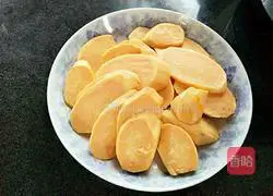 Illustration of how to make fried sweet potato cakes 1