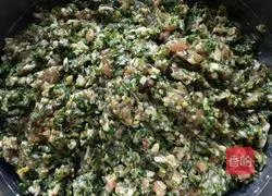 Illustration of how to make shepherd's purse and pork dumpling stuffing 6