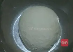 Baozi...Illustration of how to make egg, zucchini and onion stuffing 1