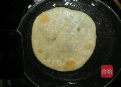 Illustration of how to make pickled cabbage and shredded pork cake 5