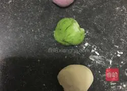 Illustration of how to make rainbow steamed buns 2
