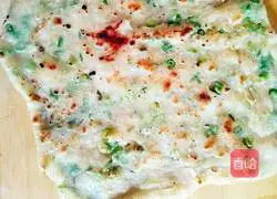 Illustration of how to make scallion pancake 11