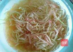 Illustration of how to make watermelon rind and pork filling dumplings 4